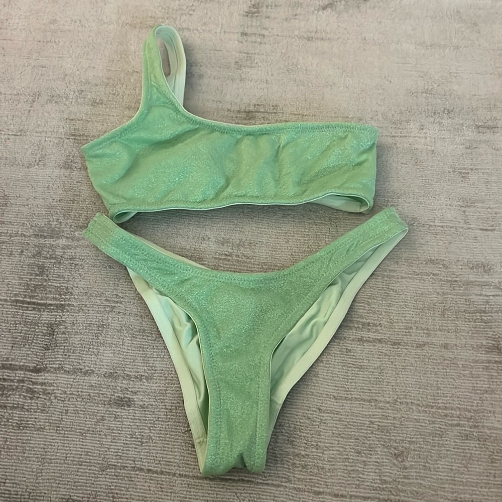 Triangl light green sparkle size xs worn twice